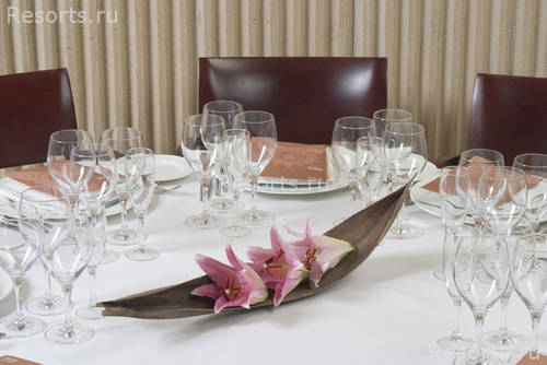 Claris Hotel 38
